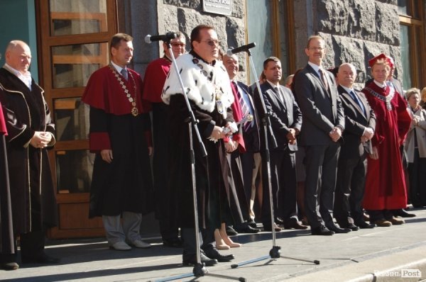 У Луцьку – посвята в студенти «європейського» вишу. ФОТО