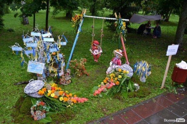 У Луцьку  - квіткова виставка до Дня Незалежності. ФОТО