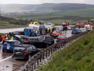 Зіткнулися 50 машин: масштабна аварія в Німеччині. ФОТО