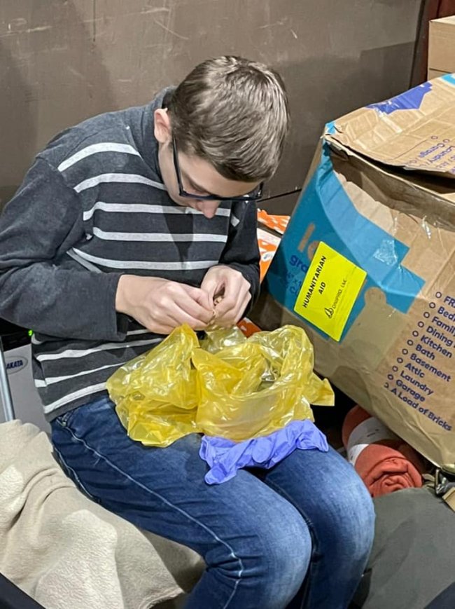 «Ти надихаєш нас усіх»: 14-річний хлопець з Луцька став волонтером