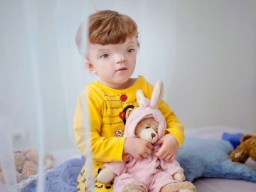 Маленькій лучанці Алевтинці Приходько збирають 38 тисяч гривень на реабілітацію в Москві