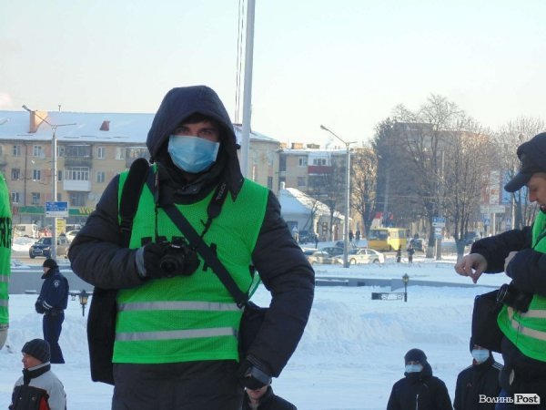 Журналісти в масках