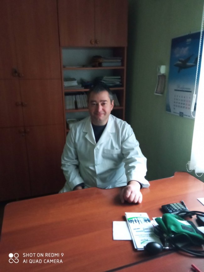 Волинянин, який 26 років працює фельдшером у селі, розповів про важкі будні медиків
