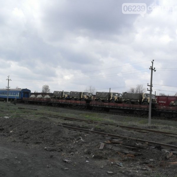 На Схід України «стягують» танки та БТРи. ФОТО. ВІДЕО