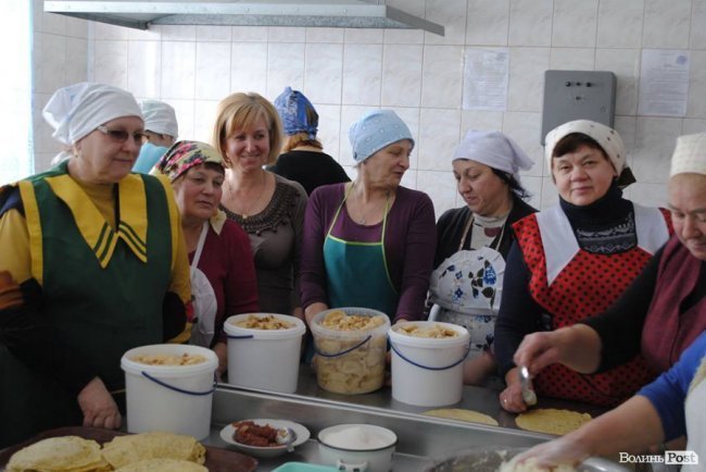 Як у селі під Луцьком ліпили вареники на Схід