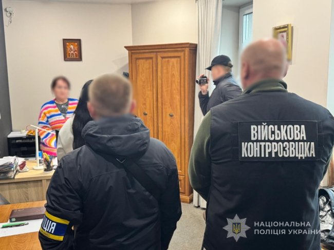 За кордон - нібито «по роботі»: на Волині чоловік та жінка за гроші  «допомагали» ухилянтам виїхати з країни