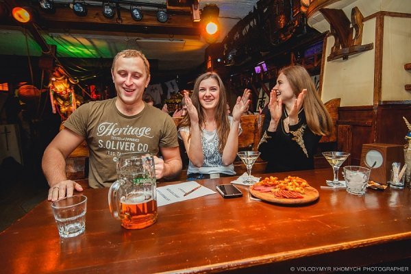 Як у Луцьку під час «Вечірки.UA» відбувалися «вибори». ФОТО