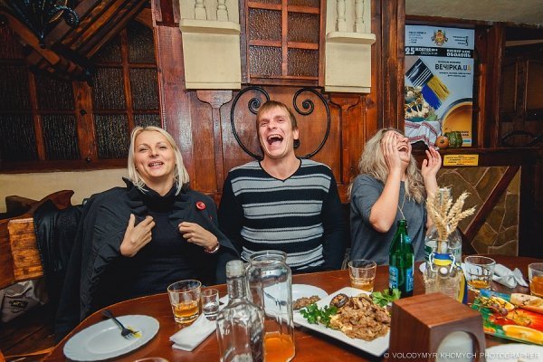 Як у Луцьку під час «Вечірки.UA» відбувалися «вибори». ФОТО