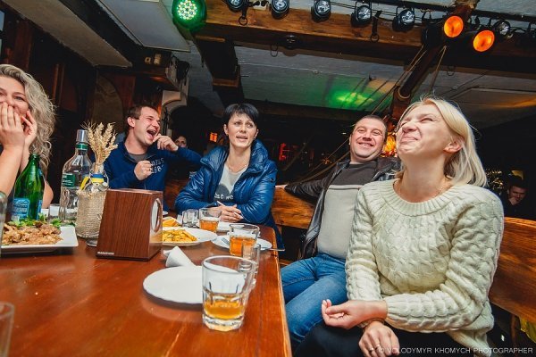 Як у Луцьку під час «Вечірки.UA» відбувалися «вибори». ФОТО