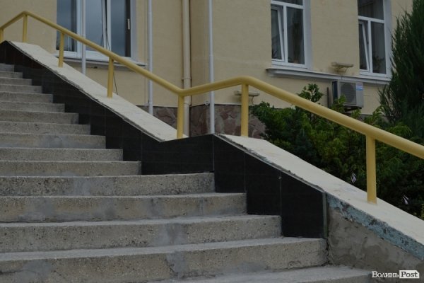 Луцьку мерію ремонтують. ФОТО