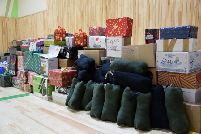 Вихованці луцького клубу з кіокушинкай карате підготували новорічні подарунки військовим