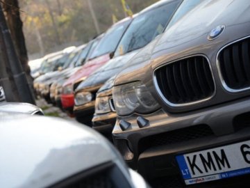 Ввезти в Україну автомобілі можна лише через 3 пункти пропуску: на Волині – «Устилуг»