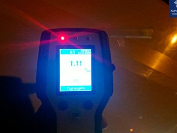 Небайдужий чоловік «здав» луцьким патрульним п’яного водія