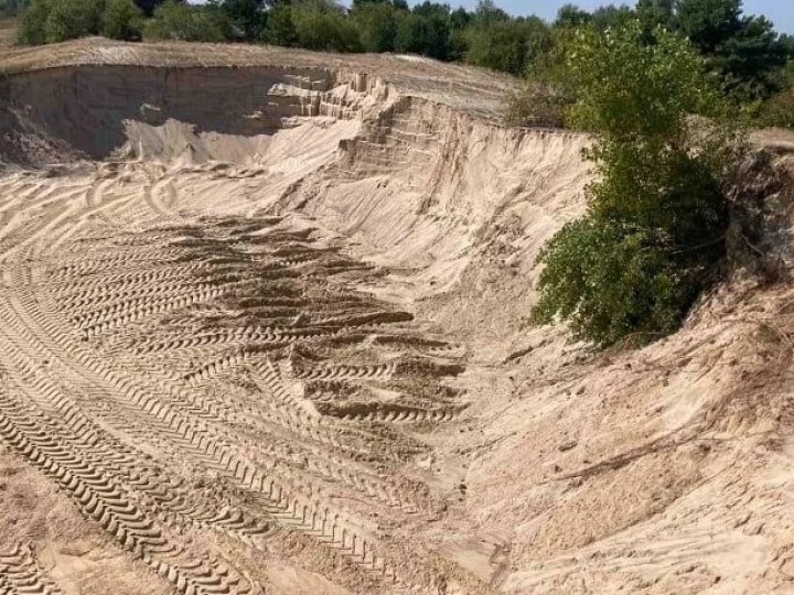 Волинська підприємиця нелегально видобула піску на майже 2 мільйони гривень: як її покарали