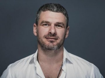 Арсен Мірзоян їде з концертом до Луцька