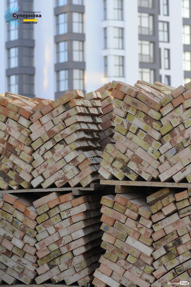 Звіт з будівництва ЖК «Супернова»: у четвертому будинку встановлюють вікна*