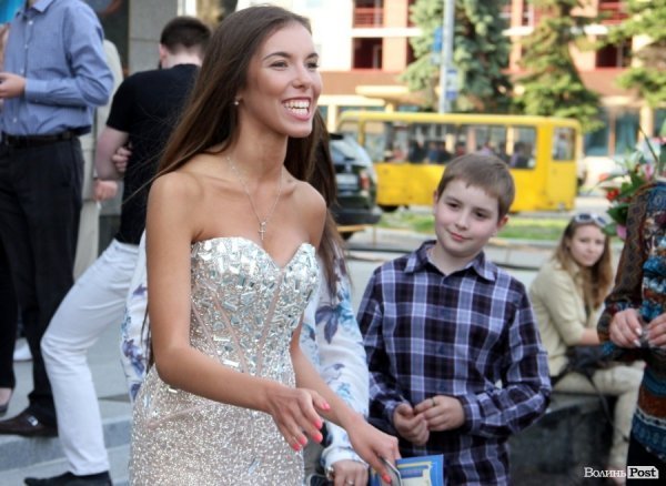 Луцьк відгуляв шкільні випускні. ФОТО