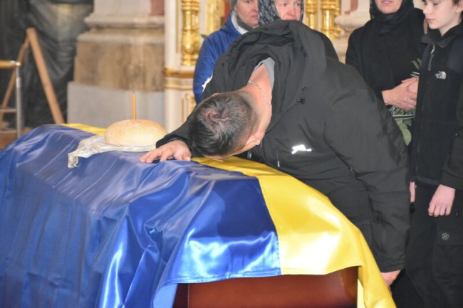 У Луцьку провели в останню дорогу полеглого Героя Ігоря Охремчука