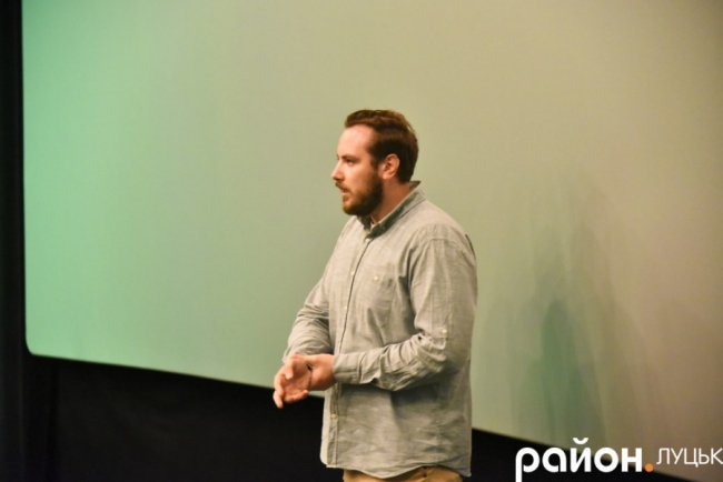 У луцькому розважальному центрі пенсіонери дивилися фільм «Король Лев»