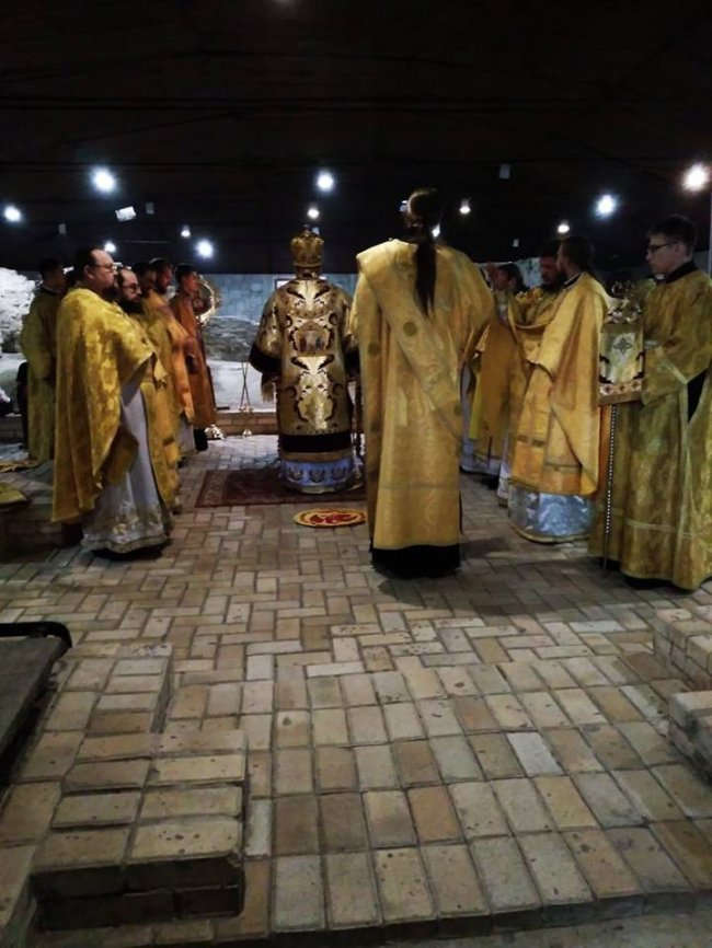 На місці найдревнішого храму Луцька помолилися за Іоанна Богослова. ФОТО