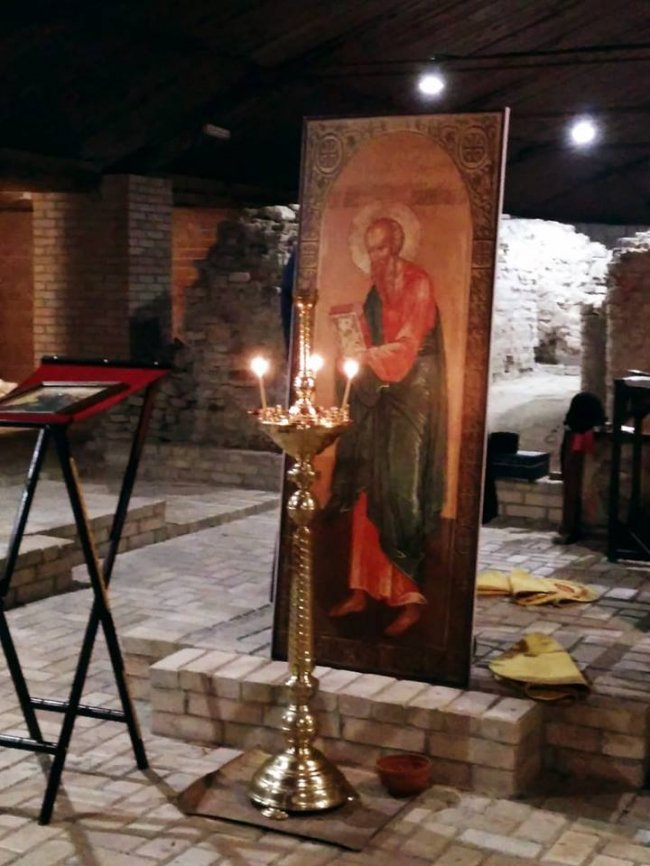 На місці найдревнішого храму Луцька помолилися за Іоанна Богослова. ФОТО