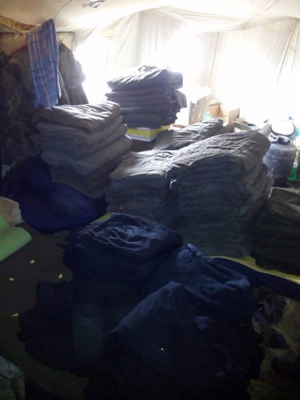 Волинські танкісти 14 бригади отримали посилку від волонтерів. ФОТО