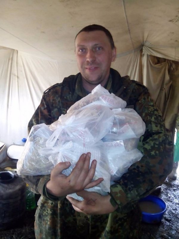 Волинські танкісти 14 бригади отримали посилку від волонтерів. ФОТО