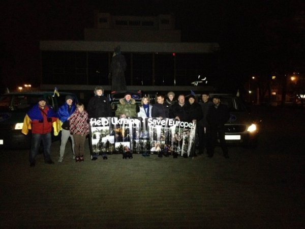 Волинські активісти повертаються в Україну з автопробігу Європою