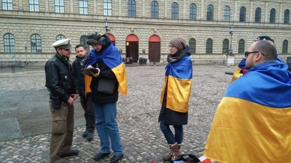 Волинські активісти повертаються в Україну з автопробігу Європою