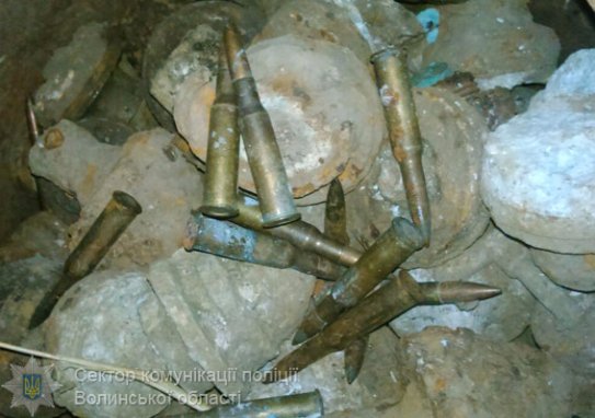 У волинянина вилучили 7 снарядів та 32 гранати
