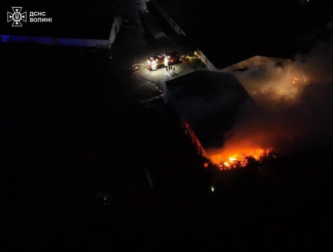 На Волині згоріло сіносховище. ФОТО