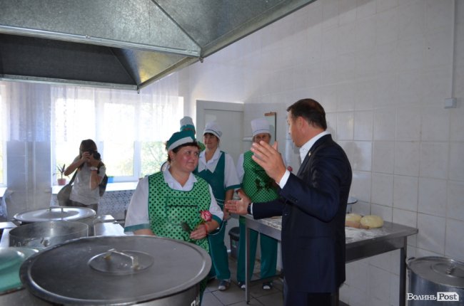 «Ми витрусимо з держави гроші для пенсіонерів та ветеранів», – Олег Ляшко у Луцьку*