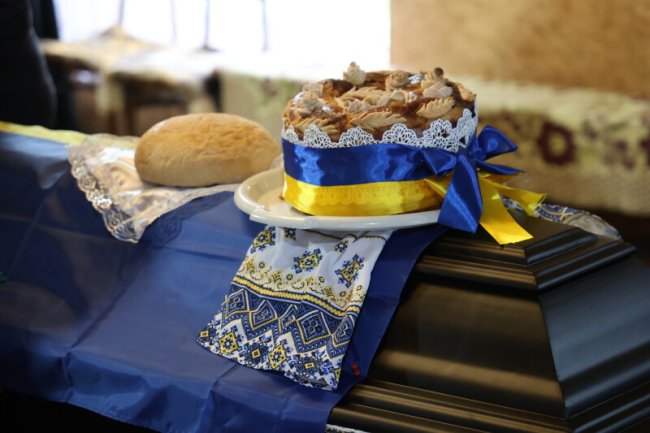 24 роки навіки: у Жидичині провели в останню дорогу Героя Миколу Ясенюка