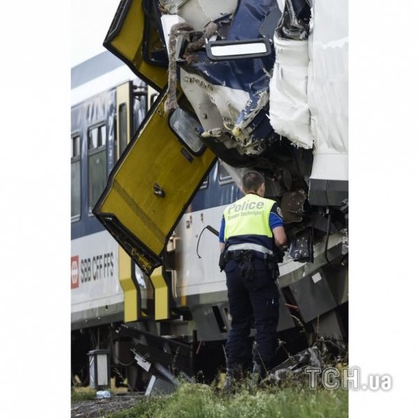 Зіткнення поїздів у Швейцарії: понад 40 постраждалих. ФОТО