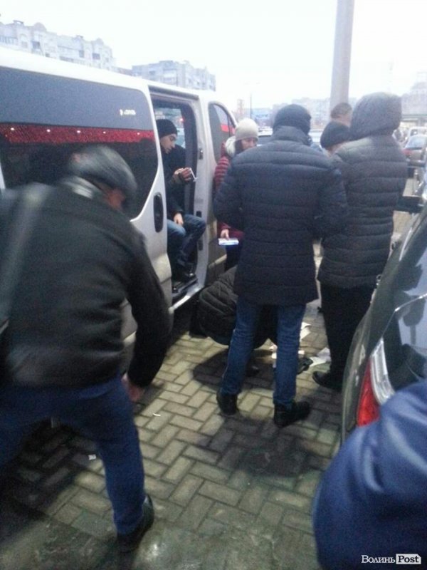 У Луцьку посеред білого дня затримали хабарника
