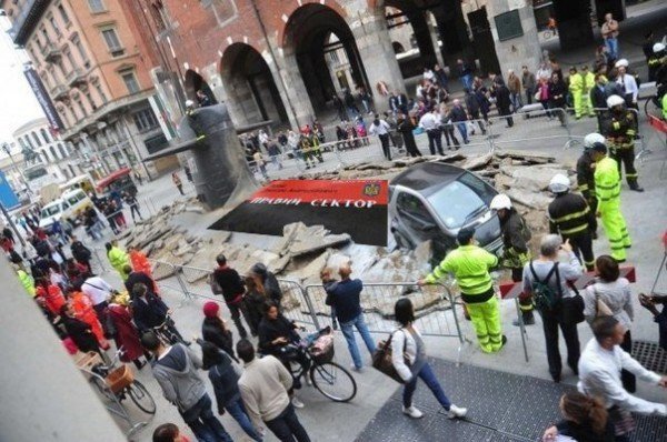 Візитка Яроша «порвала» інтернет. ФОТОЖАБИ