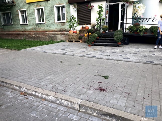 На Волині п'яний чоловік розтрощив магазин та авто колишньої дружини. ФОТО. ВІДЕО