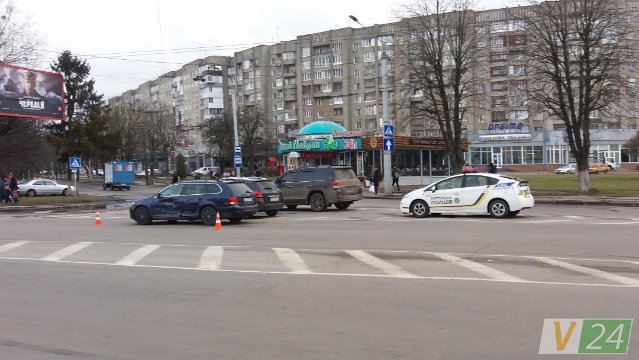 У Луцьку позашляховик протаранив Volkswagen. ФОТО