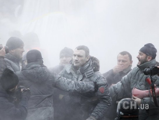 Бійки у Києві. ФОТО. ВІДЕО. НАЖИВО