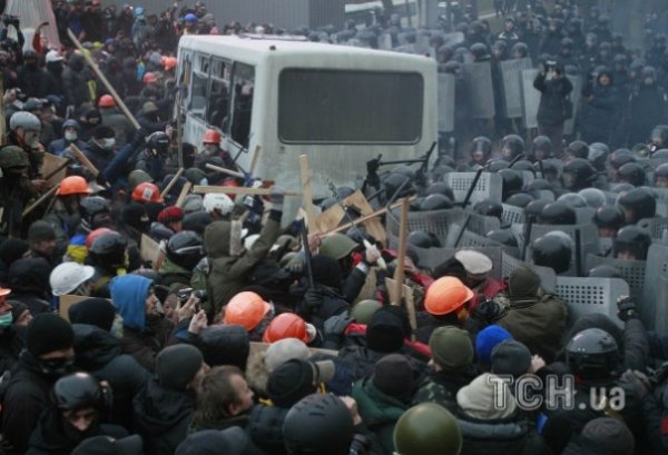 Бійки у Києві. ФОТО. ВІДЕО. НАЖИВО