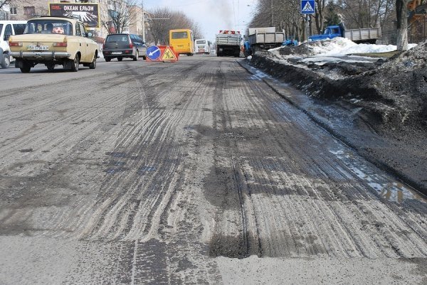 У Луцьку ремонтують дороги. ФОТО