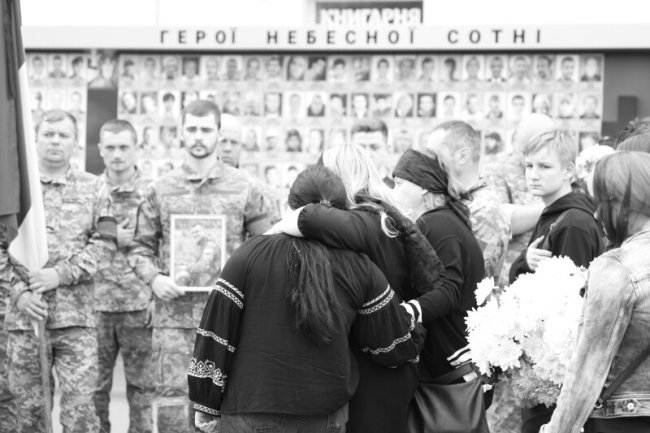 Луцька громада попрощалася з двома захисниками України – Петром Нестеренком та Максимом Базиляном