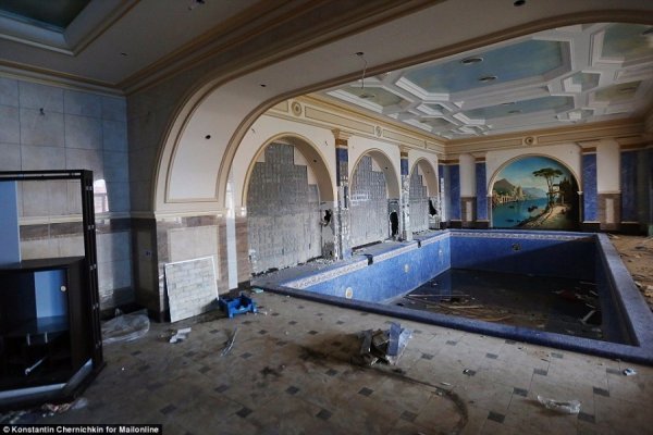 Що залишилось від палацу Пшонки. ФОТО