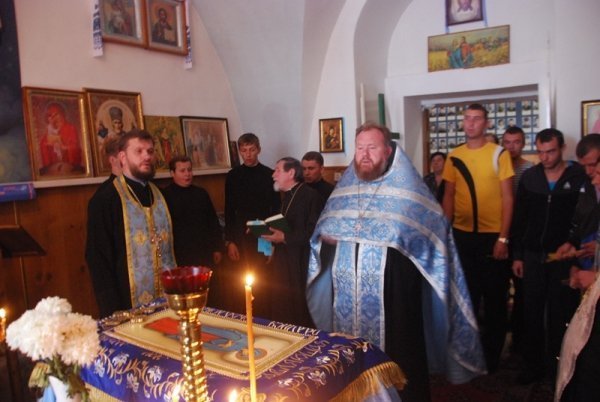 Священики передали Луцькому госпіталю ліки. ФОТО