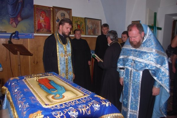 Священики передали Луцькому госпіталю ліки. ФОТО