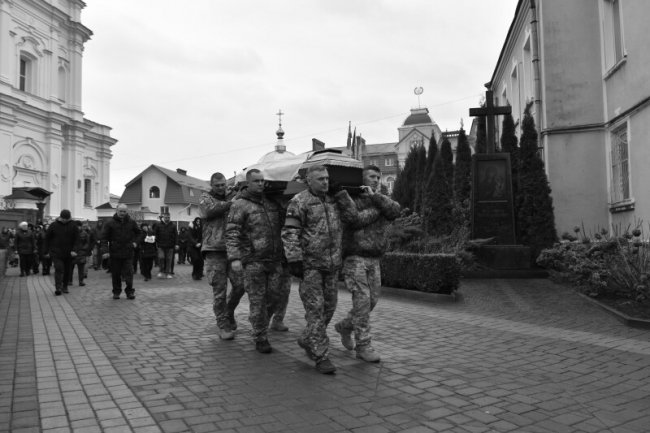 У Луцькій громаді провели в останню дорогу захисника України Андрія Пундора
