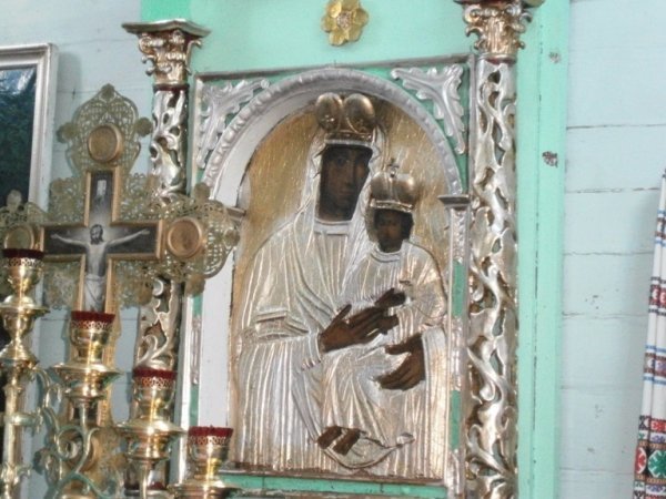 На Волині може завалитися двохсотлітня церква. ФОТО