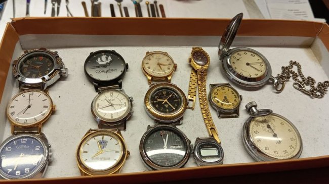 Лучанин 45 років працює годинниковим майстром. ВІДЕО