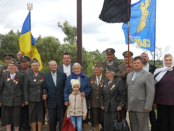 Освячено пам’ятний знак на місці вбитих під час «Волинської трагедії». ФОТО