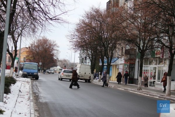 Після скандального ремонту на вулиці у Володимирі відсутня розмітка і знаки